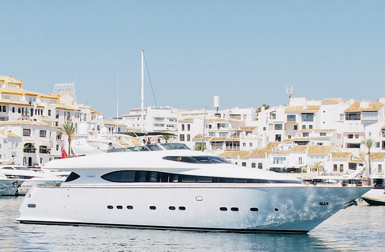 Hold an exclusive event on a luxury yacht in Puerto Banús at 50% off!