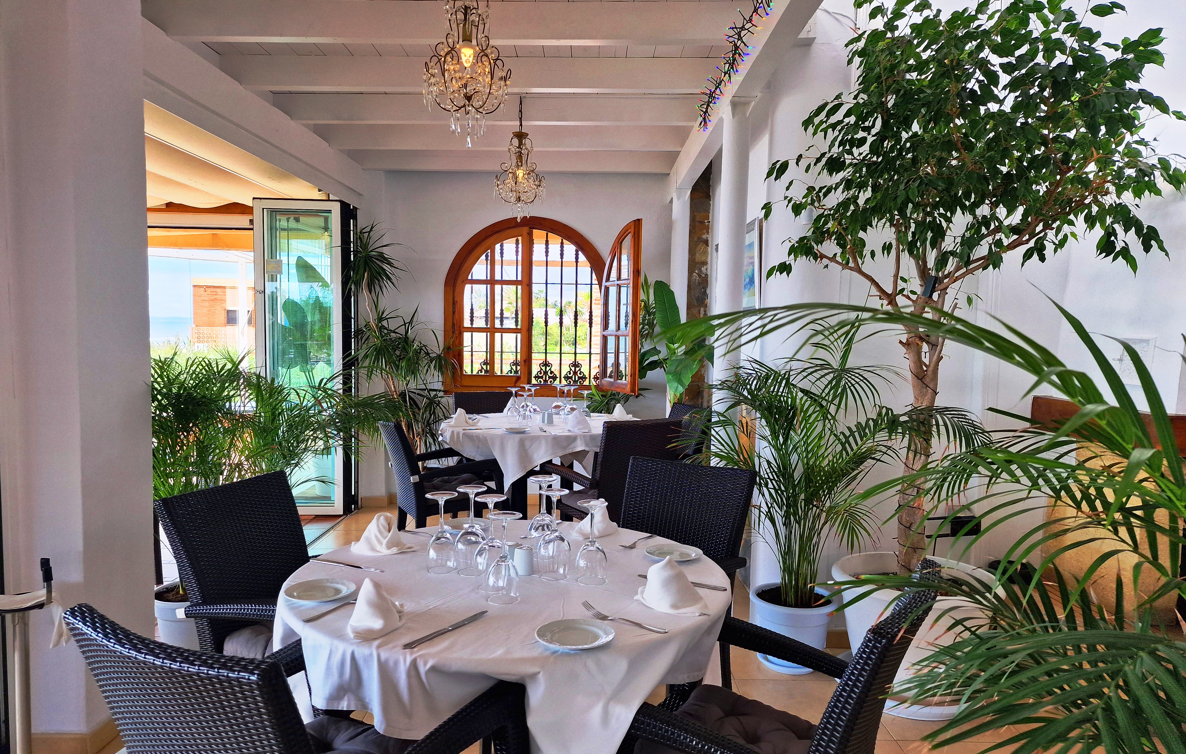 A wonderful 3-course lunch at this fabulous beachside restaurant east of Marbella for ONLY 29€!