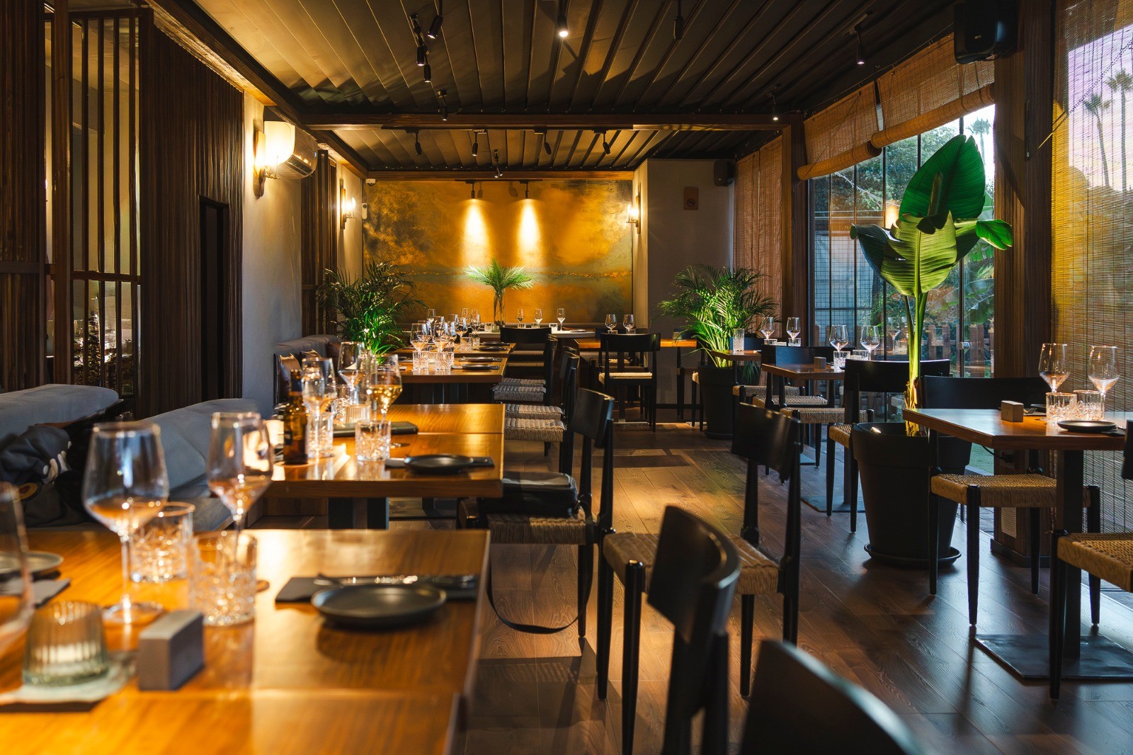 3-course gourmet menu with drinks for ONLY 50€ for 2 people!