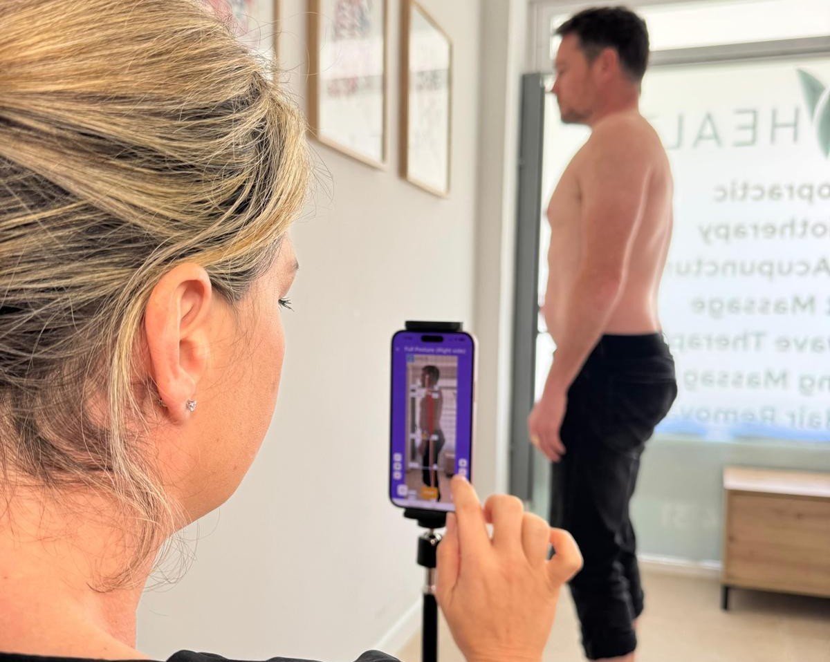 An advanced AI postural assessment and movement screen or a personal golf performance assessment with expert chiropractic clinic, Costa Health!