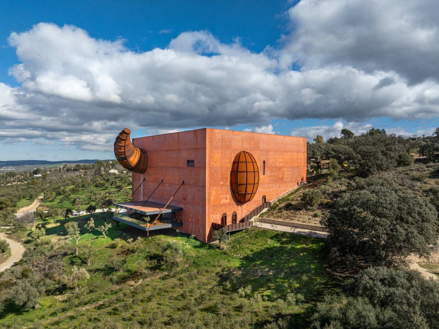 Guided visit and olive tasting at the iconic Almazara El Toro near Ronda!