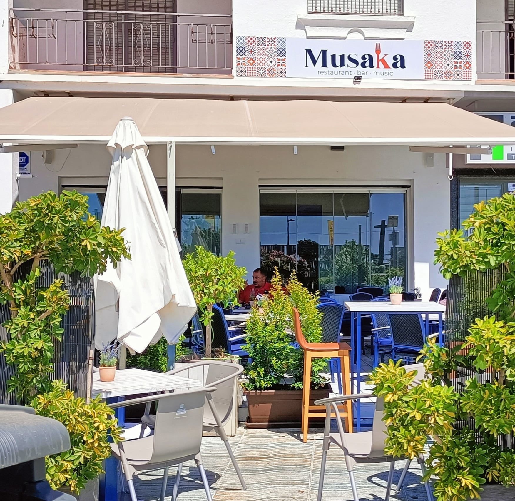 A delicious two-course menu with drink in Musaka, Greek-inspired Mediterranean restaurant in San Pedro de Alcántara.