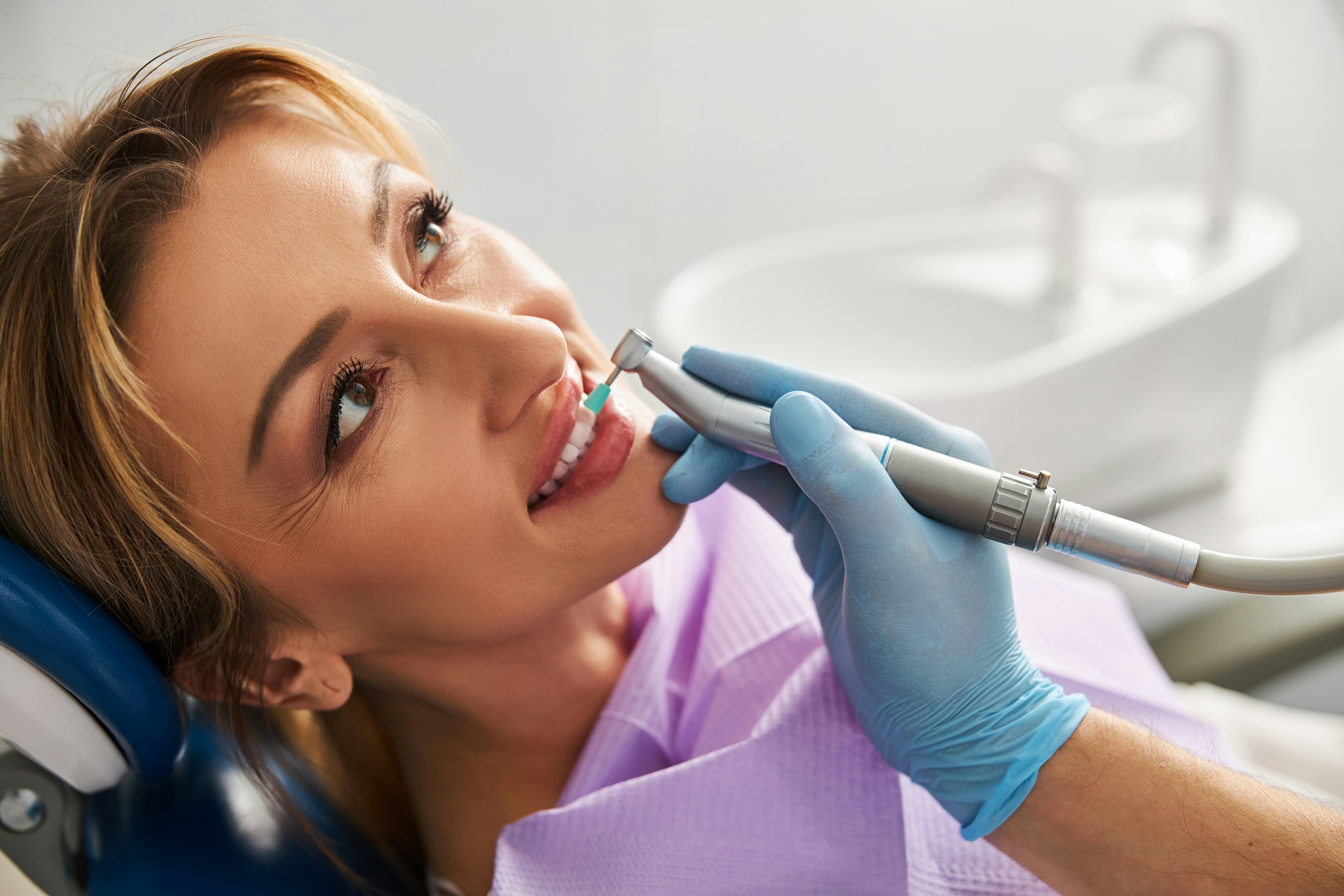 A fully-comprehensive dental check-up, scan, cleaning and polish for ONLY 20€!