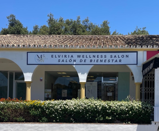 Radio frequency for ONLY 52,50€, RF with pressotherapy and lymphatic drainage massage for ONLY 70€, tattoo or dark pigmentation removal from ONLY 37,50€, and a Hollywood Peel from only 60€!