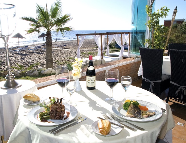 A fabulous 3-course meal next to the beach!