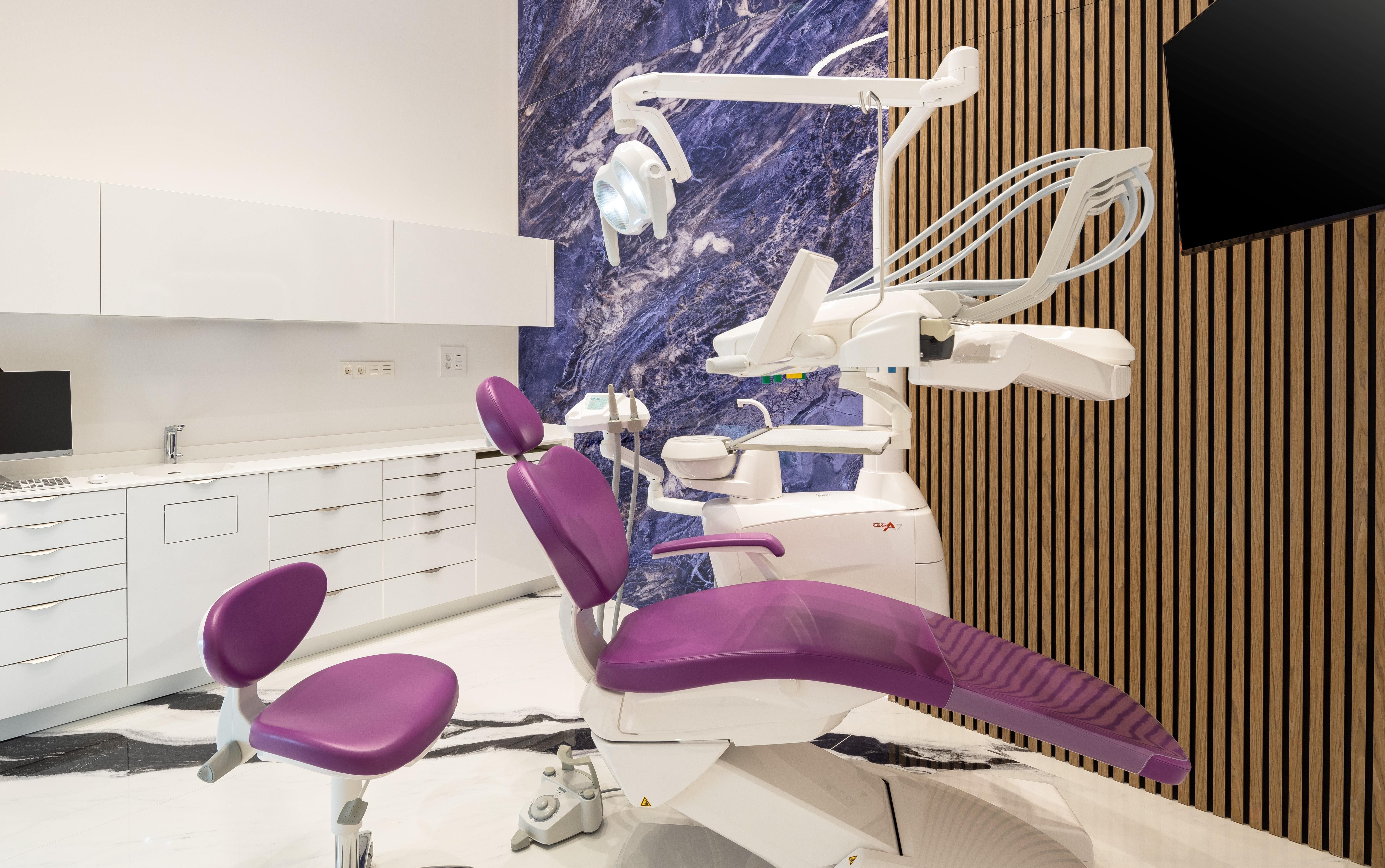A fully-comprehensive dental check-up, scan, cleaning and polish for ONLY 20€!