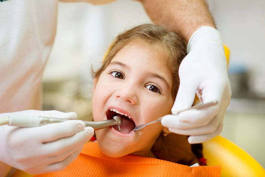 Family dental check-up including scan, clean and polish for 2 adults and up to 2 children, plus any additional children under the age of 10 years old!