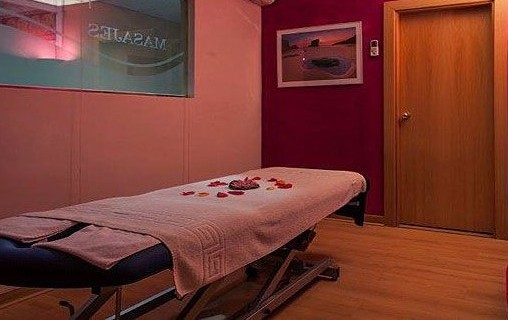 A relaxing 1 hour full body immersive massage at Hotel Best in Benalmádena with expert masseuse, Angelina Pinto!