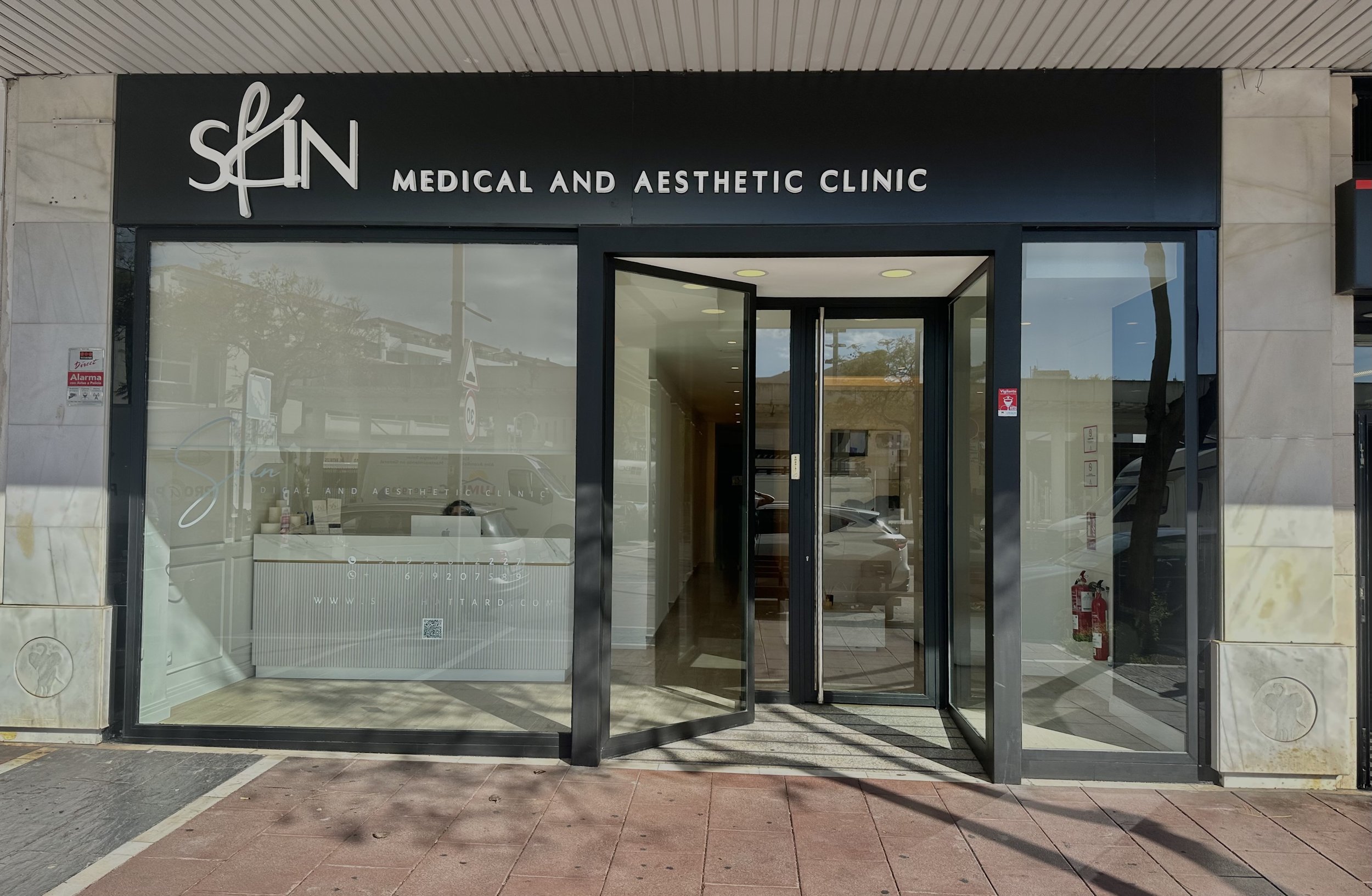 Deep nourishing exosome 40-minute facial at a luxury clinic in Puerto Banús for ONLY 35€! 